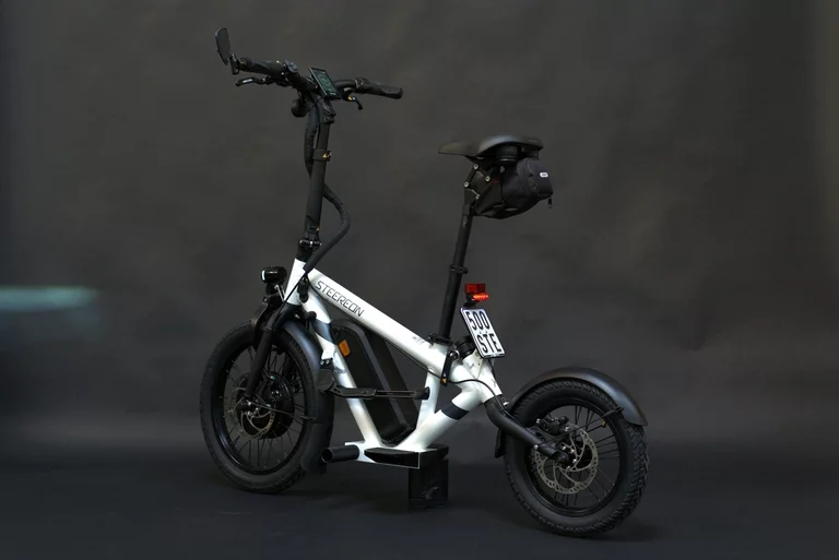 Ostalb-Scooter Händler von Steereon C30 in weiss